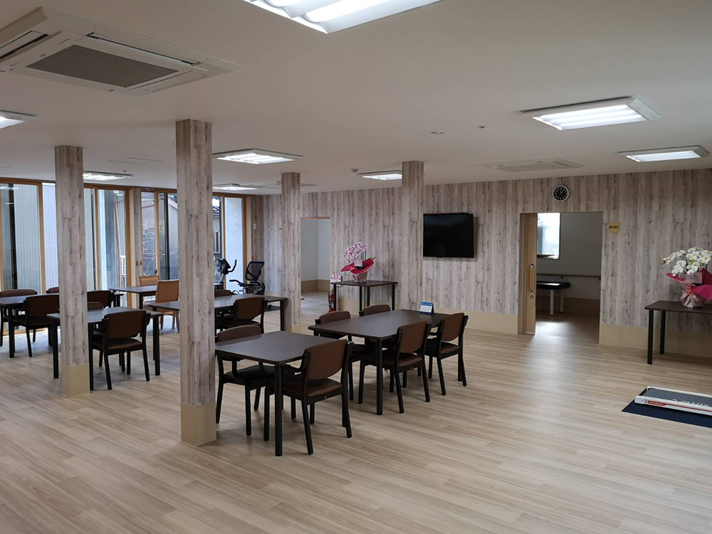 有料老人ホーム縁高岡